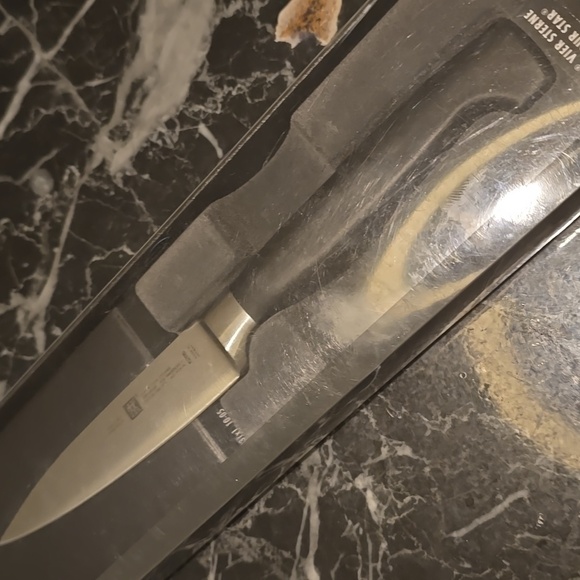 ❤️B2G1 FREE Zwilling J A Henckels 31070-103 Four Star 4 In Paring/Utility Knife - Picture 4 of 5